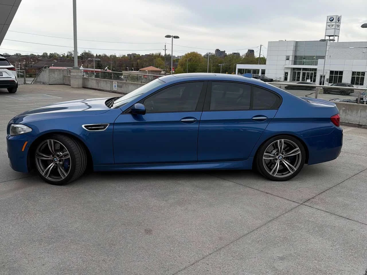 BMW M5 * 4dr Sdn * CARFAX * ��� ������������ ������ | Mobile.bg � ����������� 2