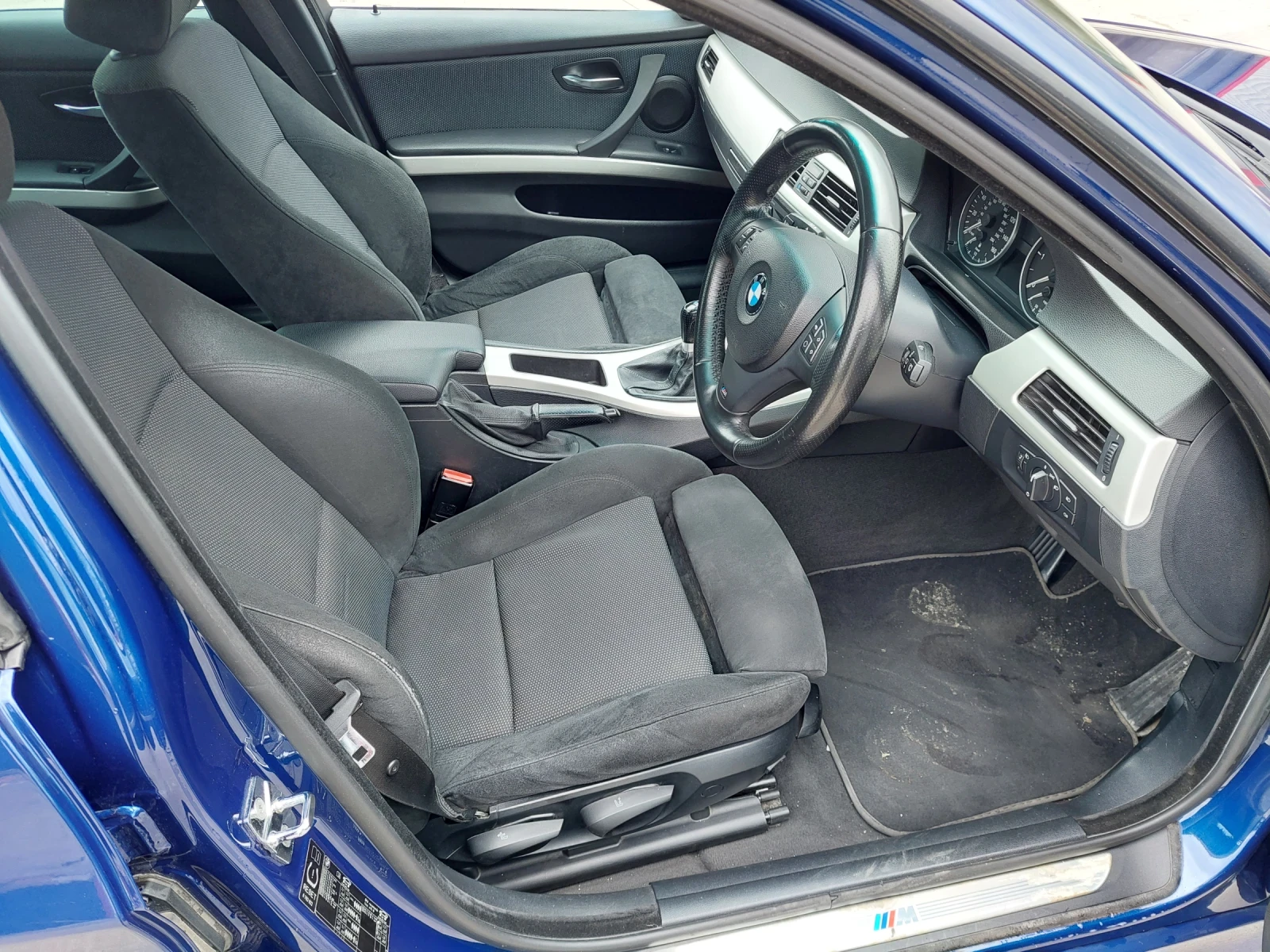 BMW 320 M pack, снимка 11 - Автомобили и джипове - 54790045