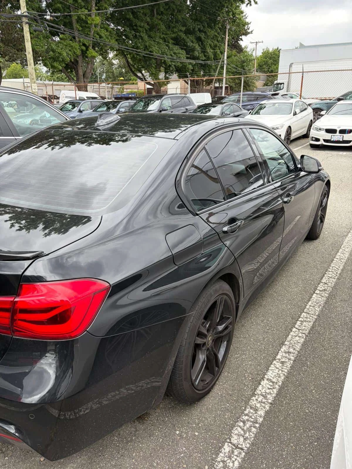 BMW 330 330i xDrive / HARMAN KARDON / M ПАКЕТ / АВТОКРЕДИТ, снимка 3 - Автомобили и джипове - 54841642