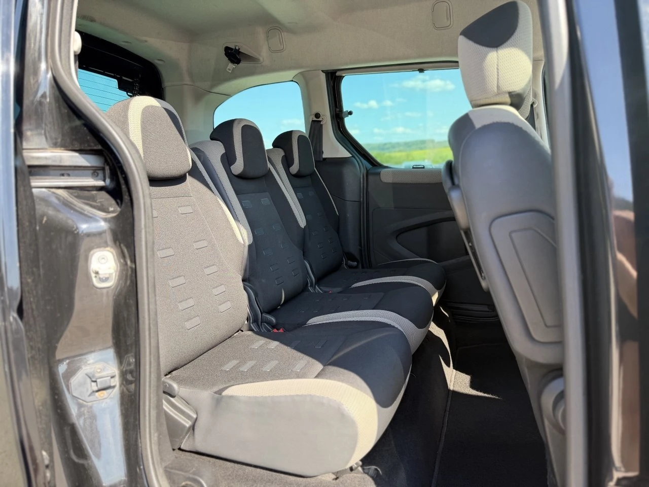 Citroen Berlingo 1.6HDi AUTOMATIC, снимка 12 - Автомобили и джипове - 55467133