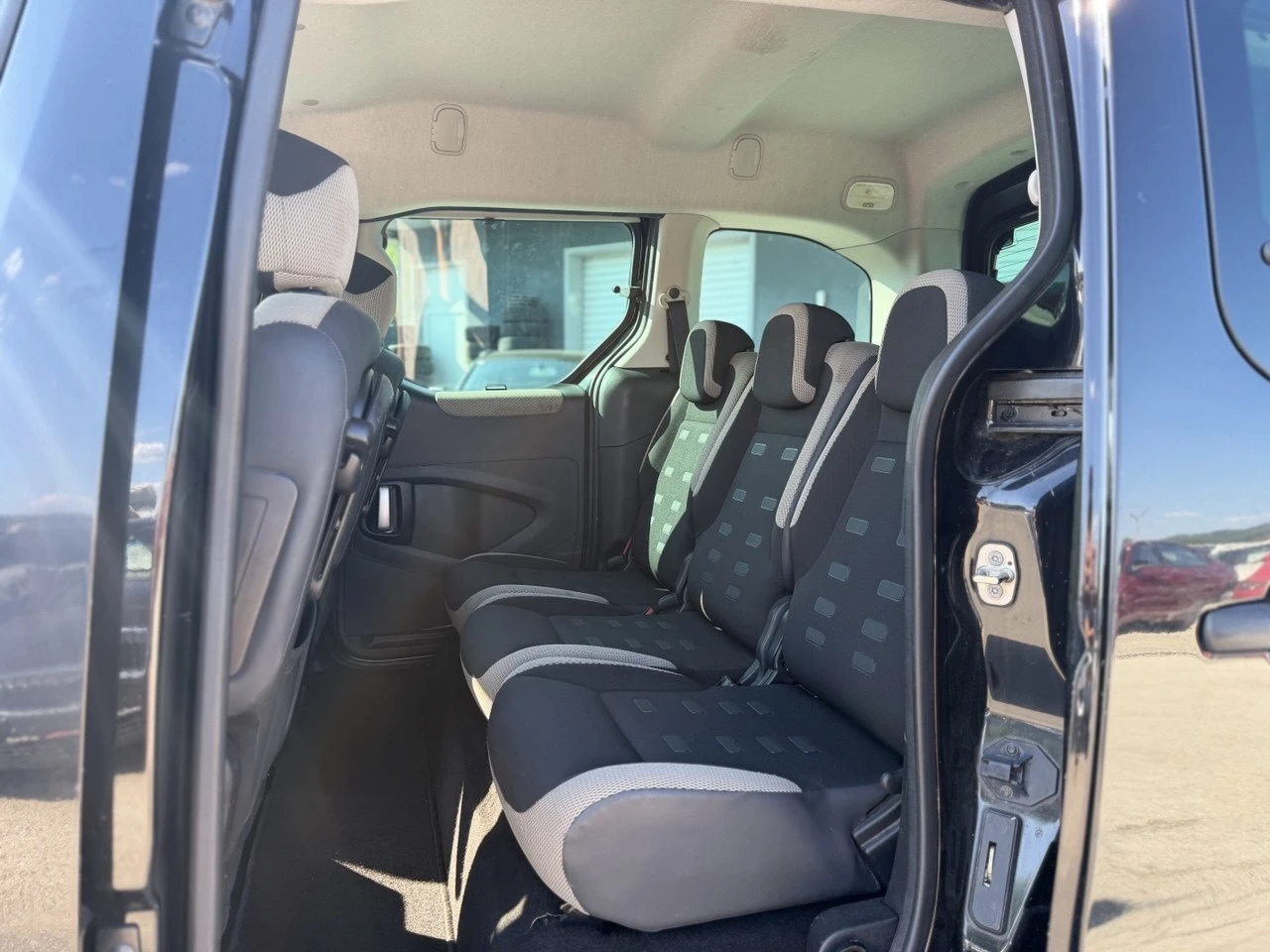 Citroen Berlingo 1.6HDi AUTOMATIC, снимка 11 - Автомобили и джипове - 55467133