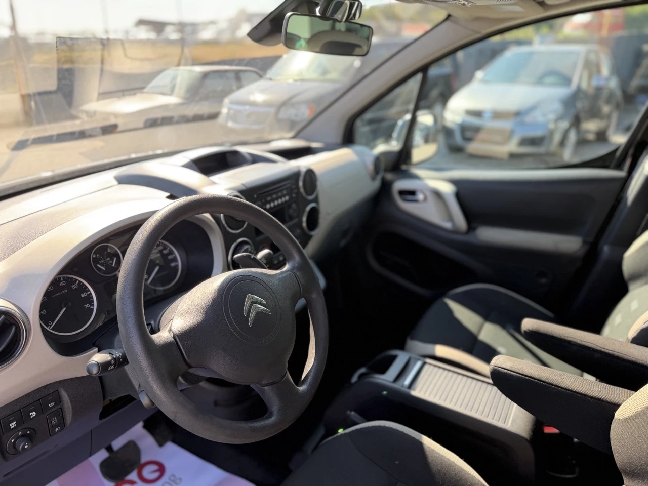 Citroen Berlingo 1.6HDi AUTOMATIC, снимка 10 - Автомобили и джипове - 55467133