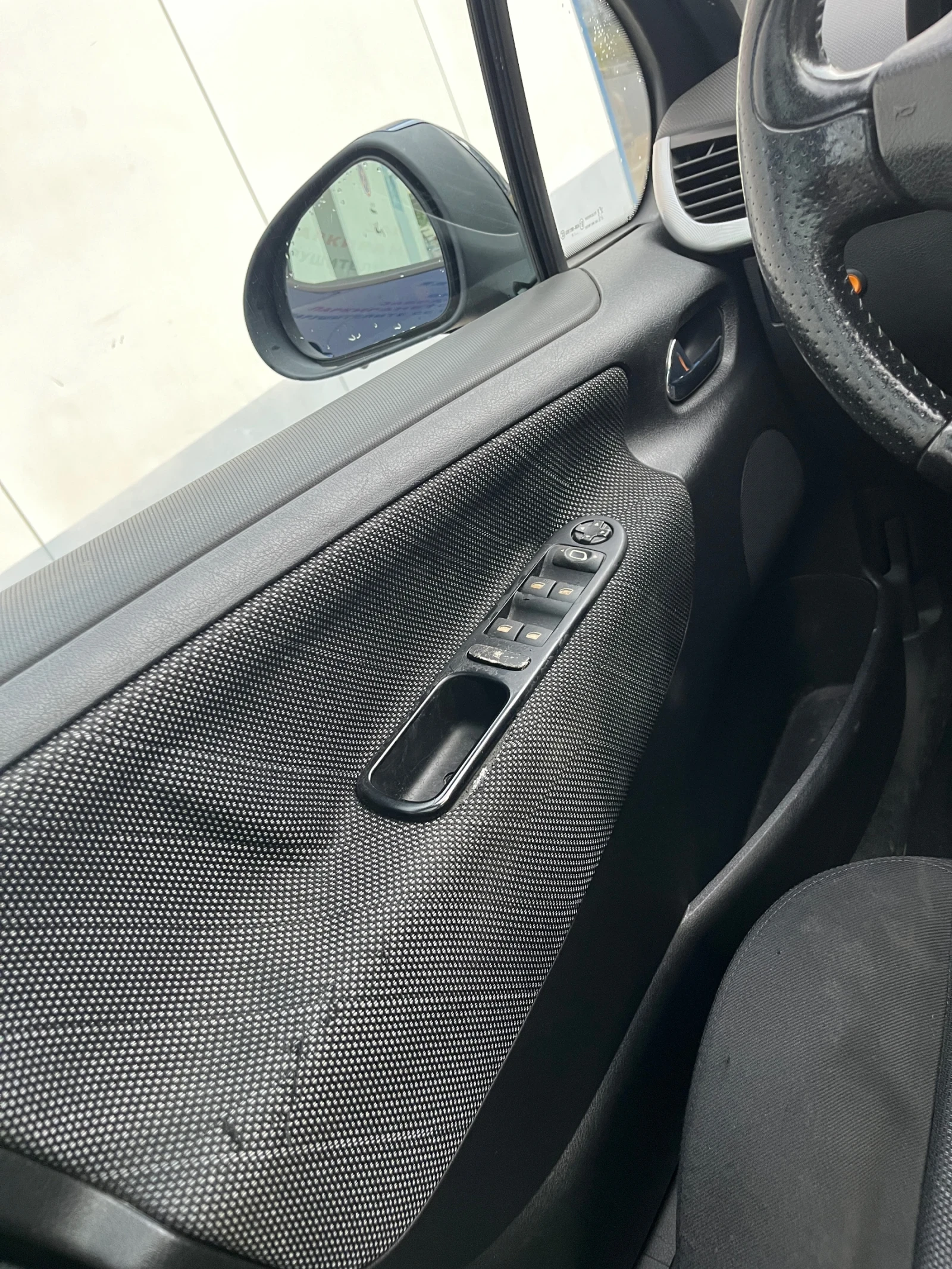 Peugeot 207 1.4 VTi, снимка 11 - Автомобили и джипове - 56201609