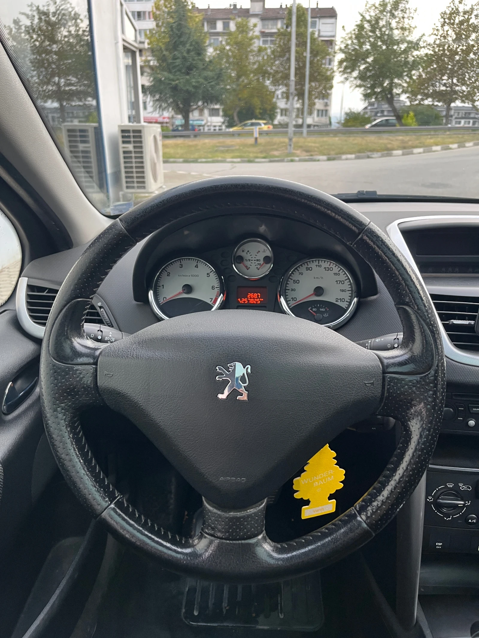 Peugeot 207 1.4 VTi, снимка 7 - Автомобили и джипове - 56201609