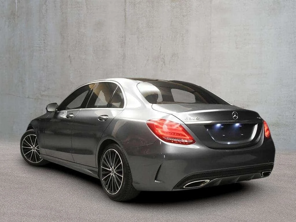 Mercedes-Benz C 300 * Refined Luxury Meets Sporty Performance * CARFAX | Mobile.bg � ����������� 4