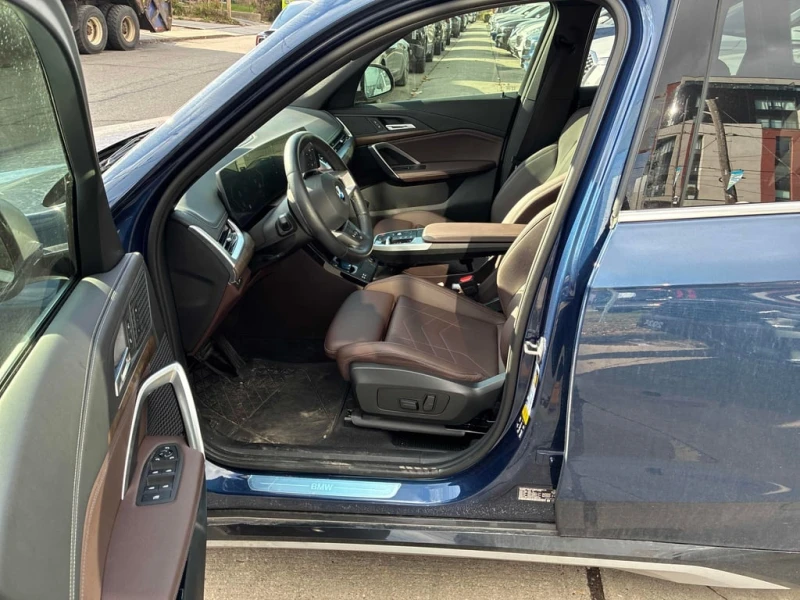 BMW X1 2023 xDrive28i * CARFAX * БЕЗ ПЪРВОНАЧАЛНА ВНОСКА, снимка 7 - Автомобили и джипове - 53021202