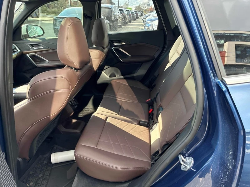 BMW X1 2023 xDrive28i * CARFAX * БЕЗ ПЪРВОНАЧАЛНА ВНОСКА, снимка 10 - Автомобили и джипове - 53021202