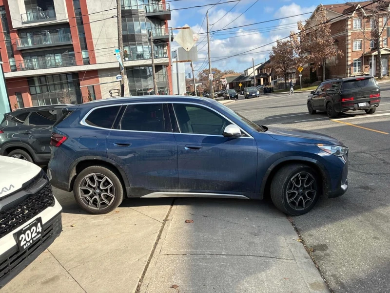 BMW X1 2023 xDrive28i * CARFAX * БЕЗ ПЪРВОНАЧАЛНА ВНОСКА, снимка 4 - Автомобили и джипове - 53021202