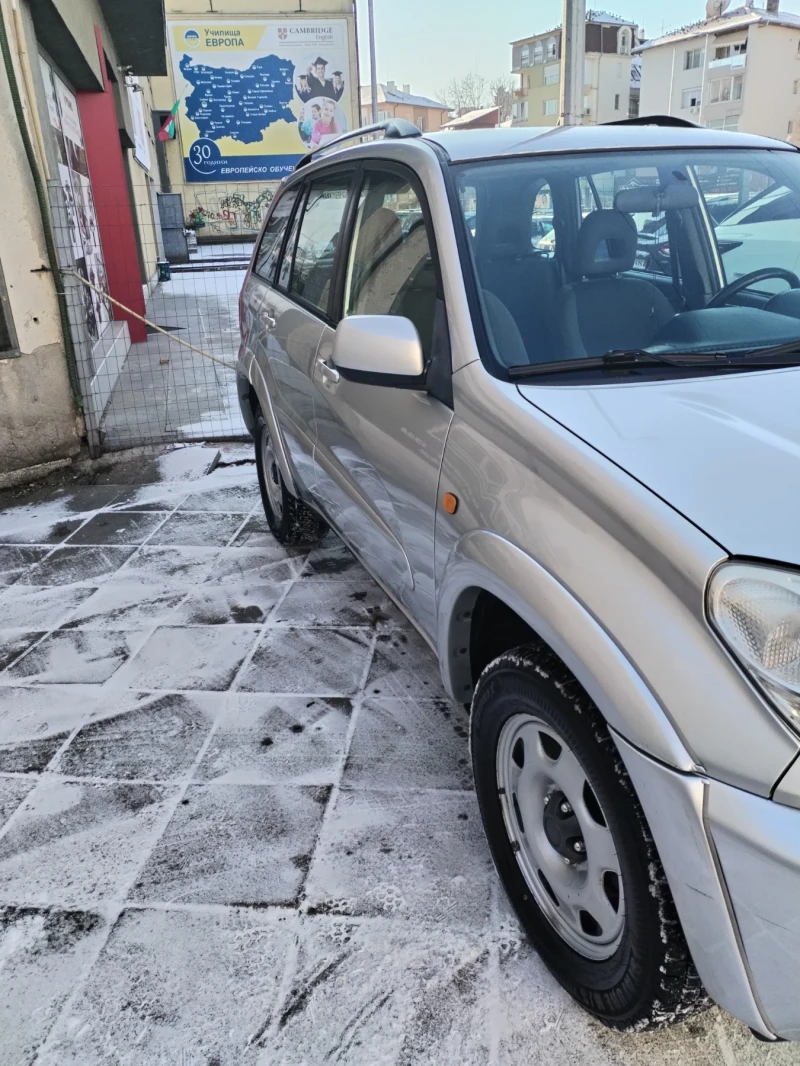 Toyota Rav4, снимка 14 - Автомобили и джипове - 53134744