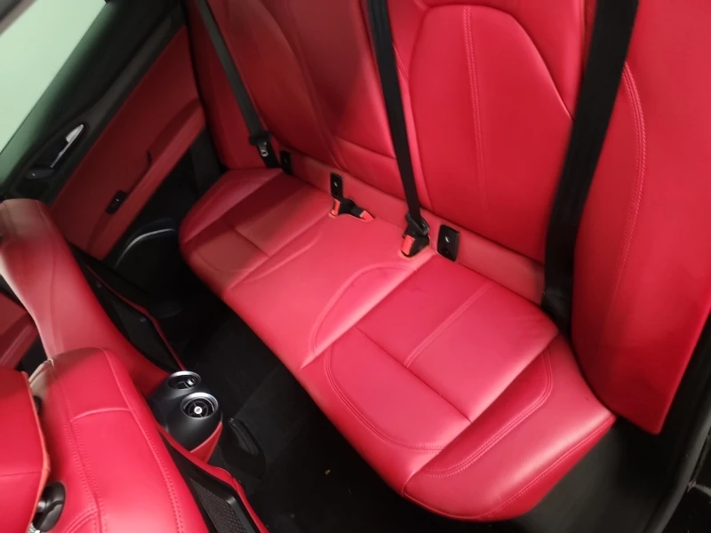 Alfa Romeo Stelvio TI * * RED INTERIOR * * CARFAX * * АВТО КРЕДИТ * *, снимка 13 - Автомобили и джипове - 53542601