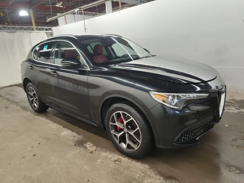 Alfa Romeo Stelvio TI * * RED INTERIOR * * CARFAX * * АВТО КРЕДИТ * *, снимка 3 - Автомобили и джипове - 53542601