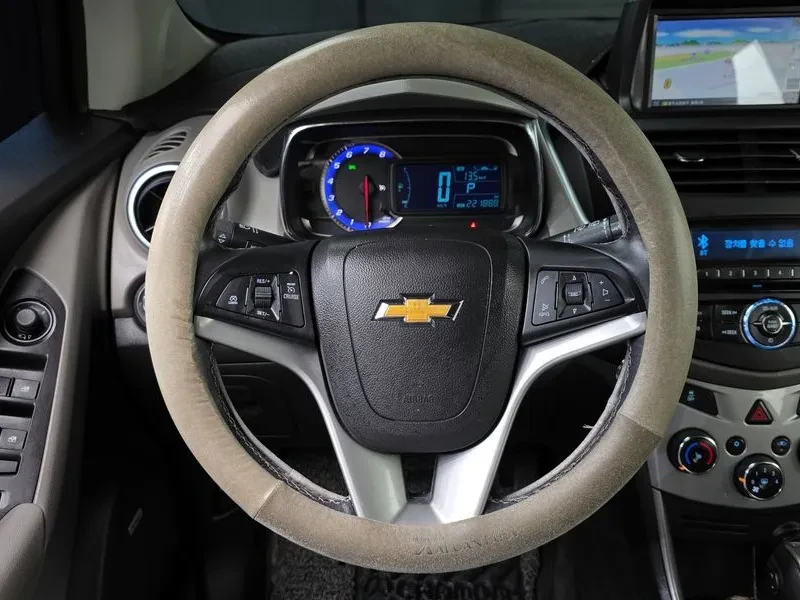 Chevrolet Trax 1.4, снимка 17 - Автомобили и джипове - 54327797