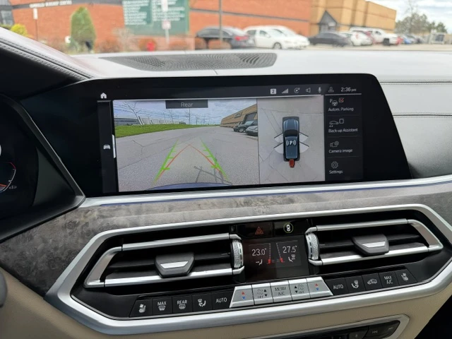 BMW X5 xDrive 40i/Crystal Package/Laser Lights/Air Suspen, снимка 10 - Автомобили и джипове - 55067318