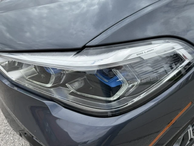 BMW X5 xDrive 40i/Crystal Package/Laser Lights/Air Suspen, снимка 9 - Автомобили и джипове - 55067318