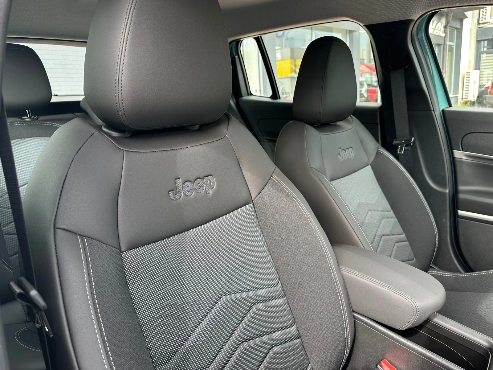 Jeep Avenger New JEEP AVENGER 1.2 Petrol 100 hp | Mobile.bg   12