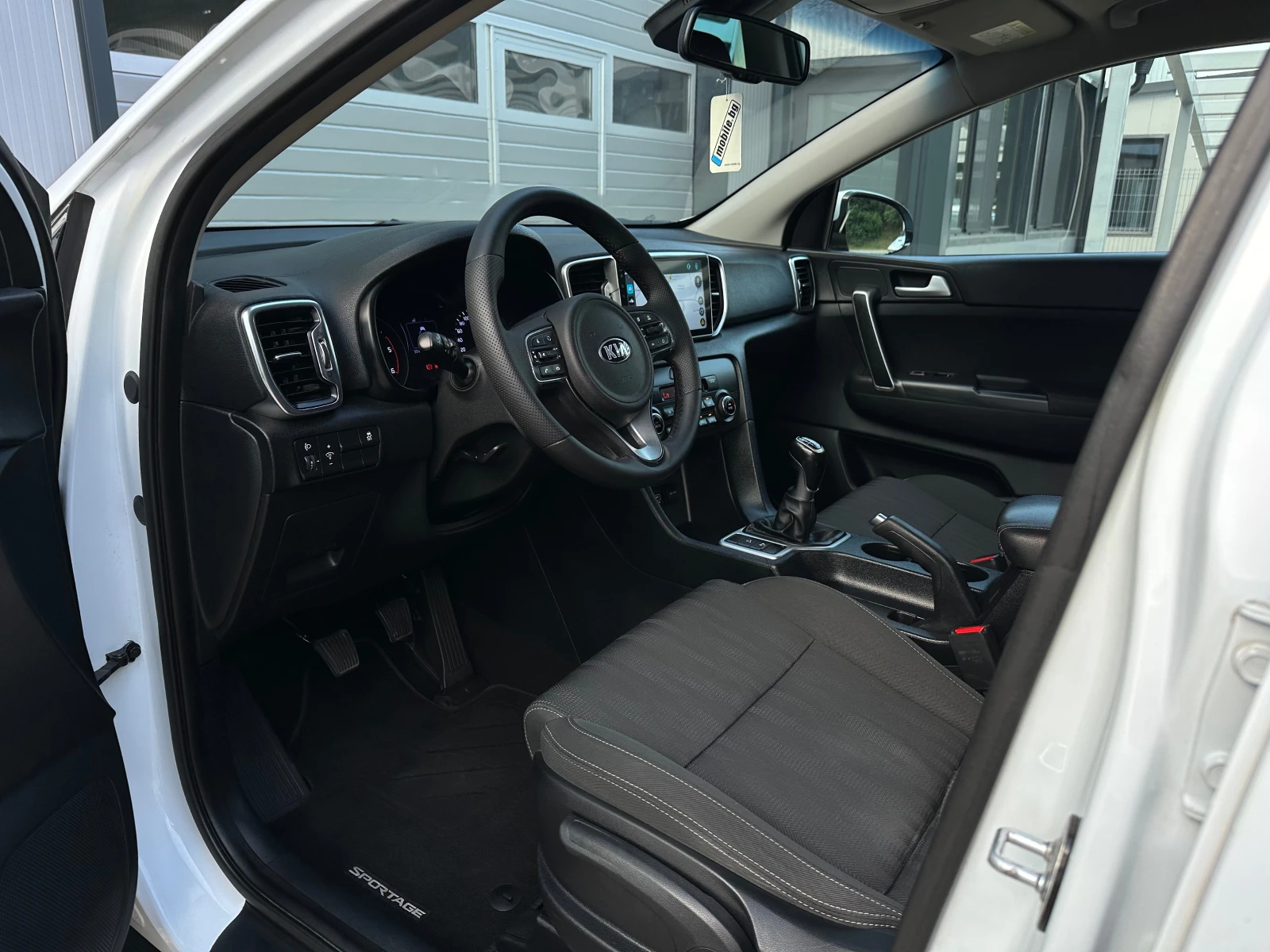 Kia Sportage 1.7CRDI EURO 6 НАВИГАЦИЯ CARPLAY TOP 19  - изображение 9