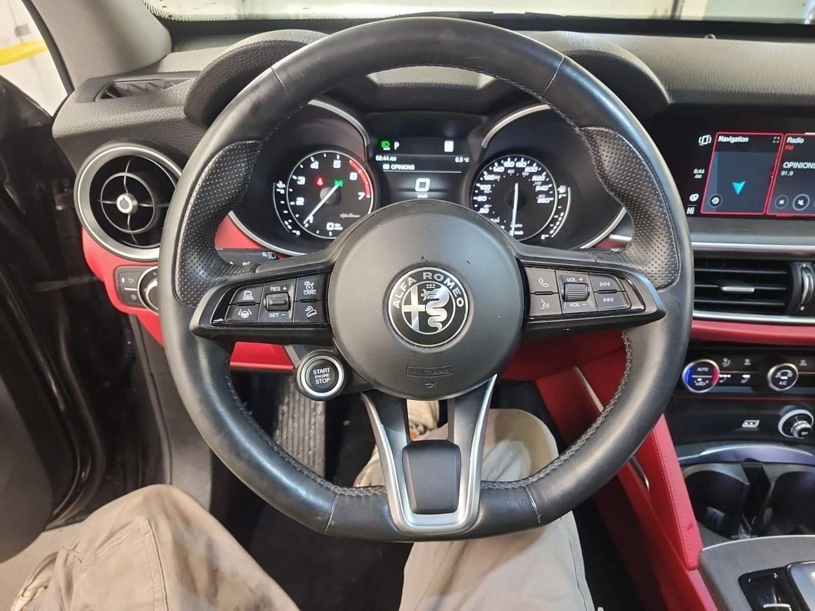 Alfa Romeo Stelvio TI * * RED INTERIOR * * CARFAX * * АВТО КРЕДИТ * * - изображение 10