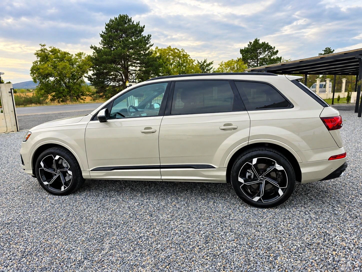 Audi Q7 Premium Plus, снимка 4 - Автомобили и джипове - 53963992