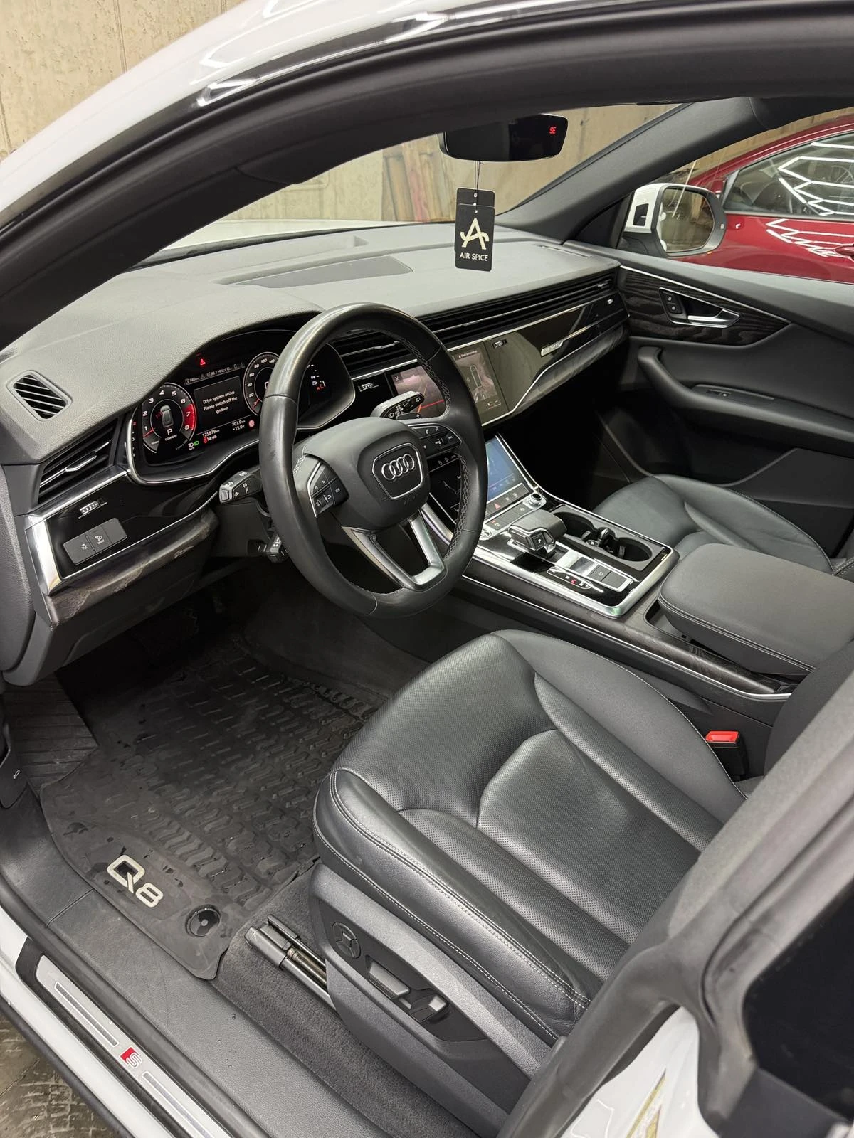 Audi Q8 55 TFSI, снимка 6 - Автомобили и джипове - 54633603