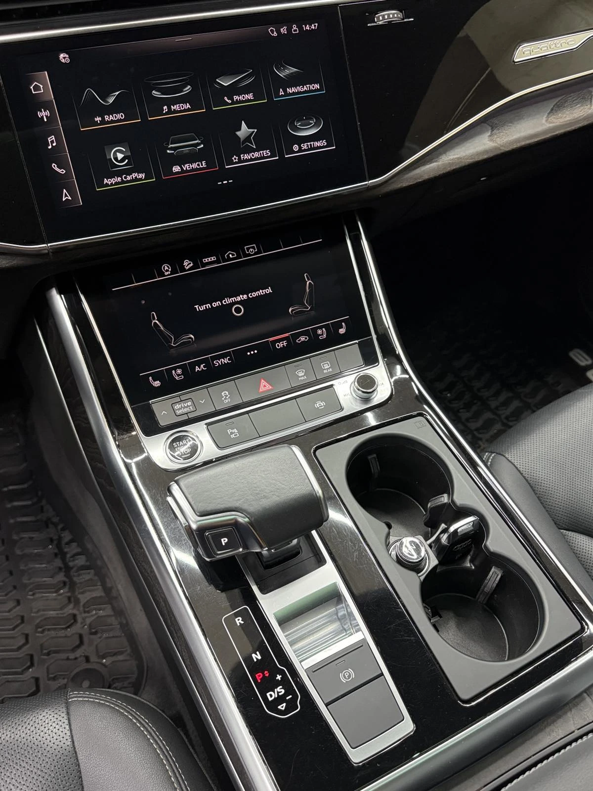 Audi Q8 55 TFSI, снимка 10 - Автомобили и джипове - 54633603