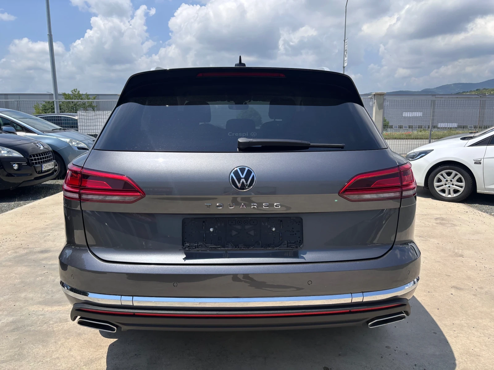 VW Touareg 3.0 TDI, снимка 3 - Автомобили и джипове - 54791395