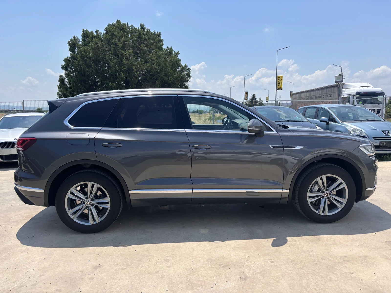 VW Touareg 3.0 TDI, снимка 4 - Автомобили и джипове - 54791395