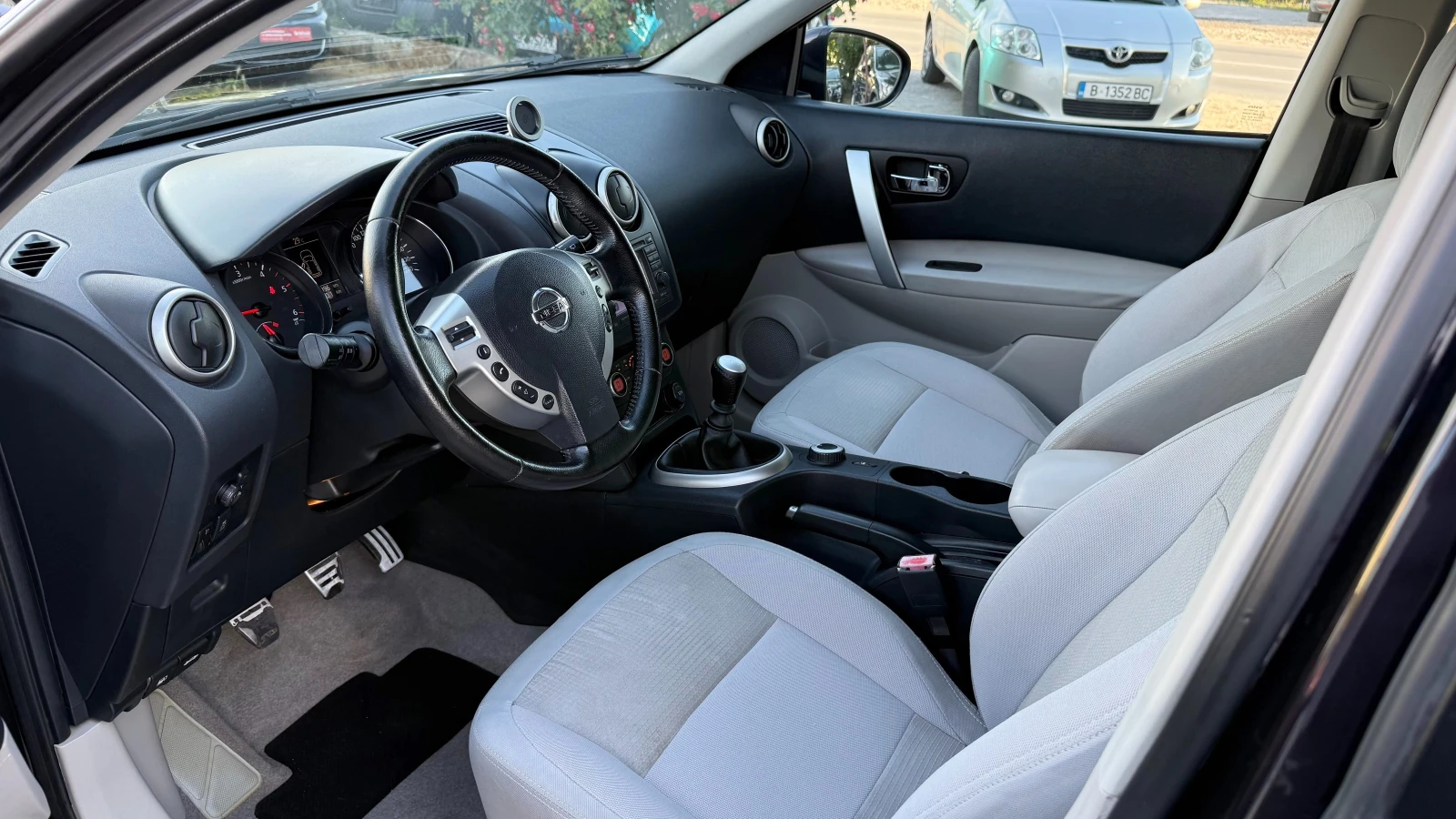 Nissan Qashqai 2.0dci 4Х4 6+ 1М ПАНОРАМА, снимка 7 - Автомобили и джипове - 54856287