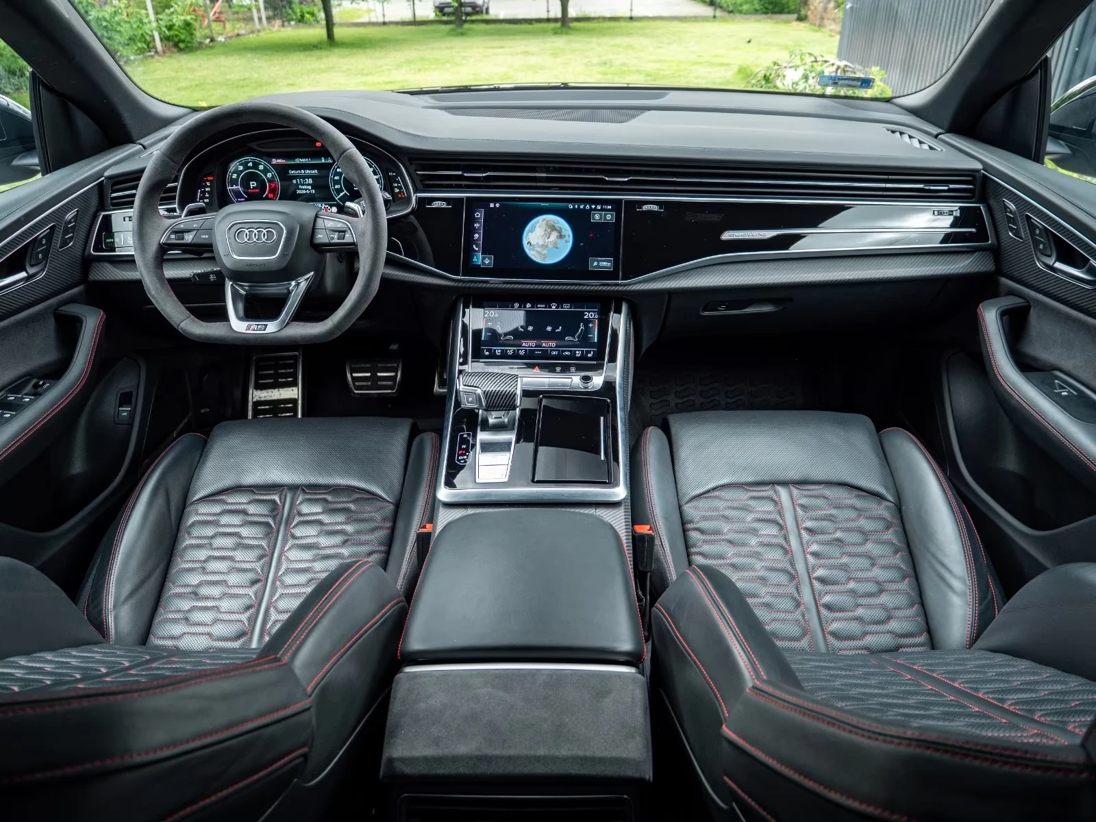 Audi RSQ8 FACELIFT / B&O / MATRIX / HUD / , снимка 11 - Автомобили и джипове - 55056351