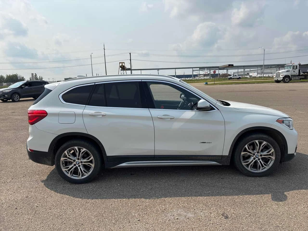 BMW X1 * xDrive28i * CARFAX * БЕЗ ПЪРВОНАЧАЛНА ВНОСКА, снимка 3 - Автомобили и джипове - 55650271