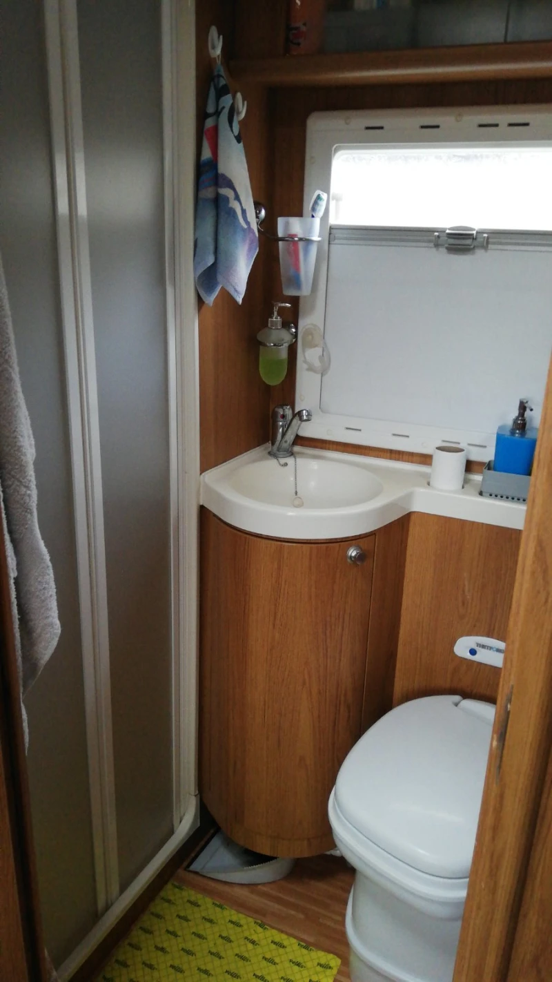 Кемпер Ford Транзит, снимка 4 - Каравани и кемпери - 50937474