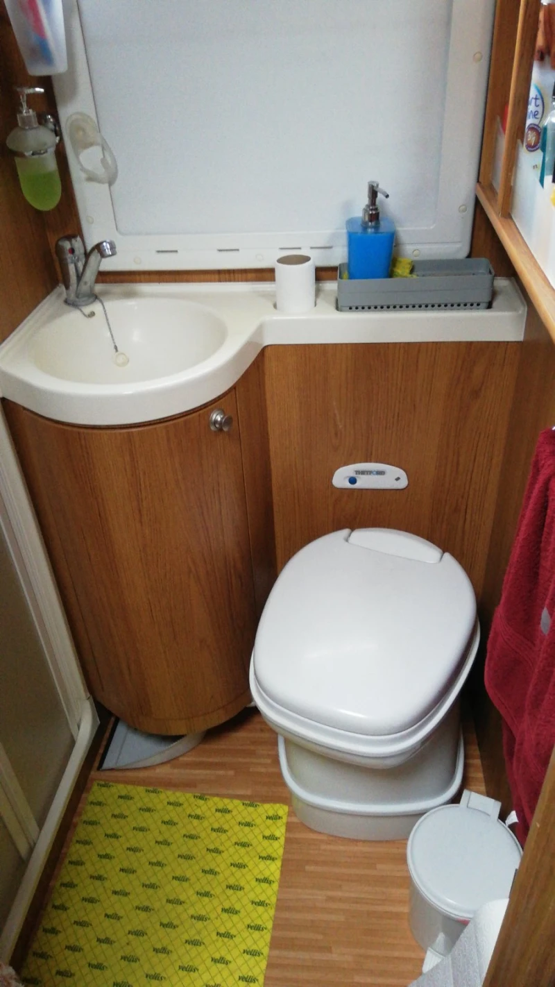 Кемпер Ford Транзит, снимка 6 - Каравани и кемпери - 50937474