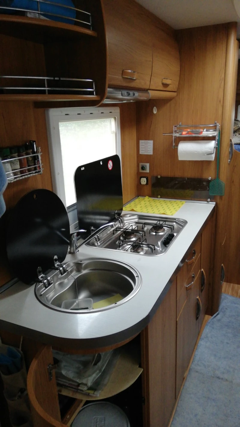 Кемпер Ford Транзит, снимка 3 - Каравани и кемпери - 50937474