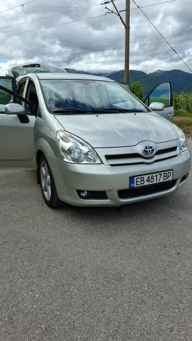 Toyota Corolla verso 1.8 VVT-i Газов инжекцион, снимка 12