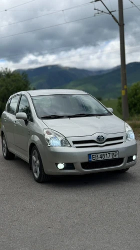 Toyota Corolla verso 1.8 VVT-i Газов инжекцион, снимка 1