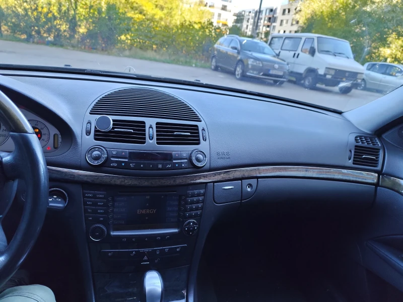 Mercedes-Benz E 500, снимка 16 - Автомобили и джипове - 47421671