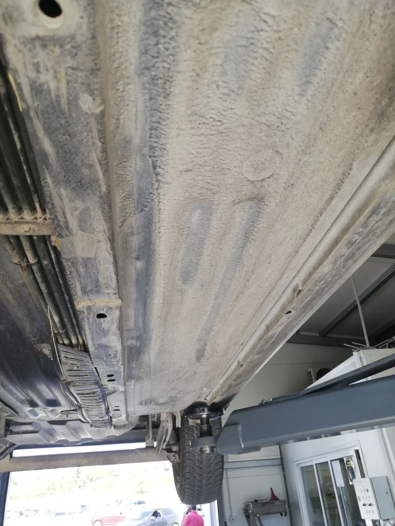 Nissan Almera 1.4 87 к.с., снимка 11 - Автомобили и джипове - 53475940