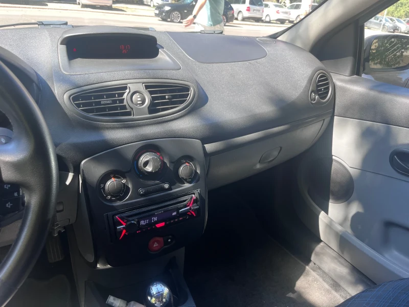 Renault Clio 1.5 DCI, снимка 6 - Автомобили и джипове - 53567918