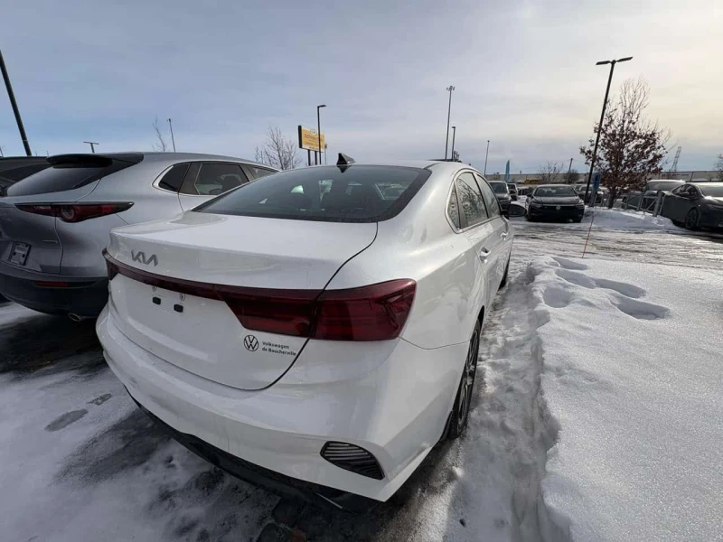 Kia Forte IVT / CARFAX /ПОДГРЕВИ, снимка 7 - Автомобили и джипове - 53575442