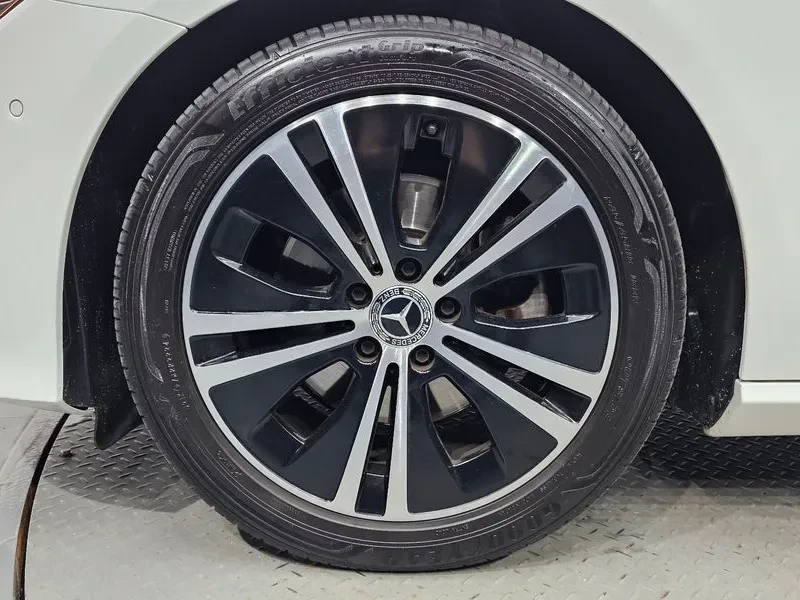 Mercedes-Benz E 250 W213 Avantgarde, снимка 5 - Автомобили и джипове - 55750254