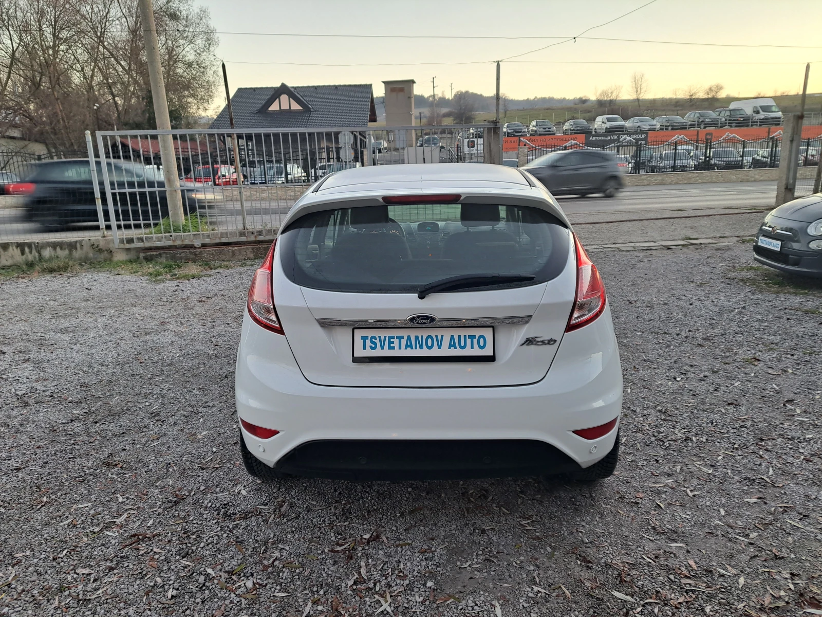 Ford Fiesta 1.5TDCI TITANIUM EURO 6 - изображение 6