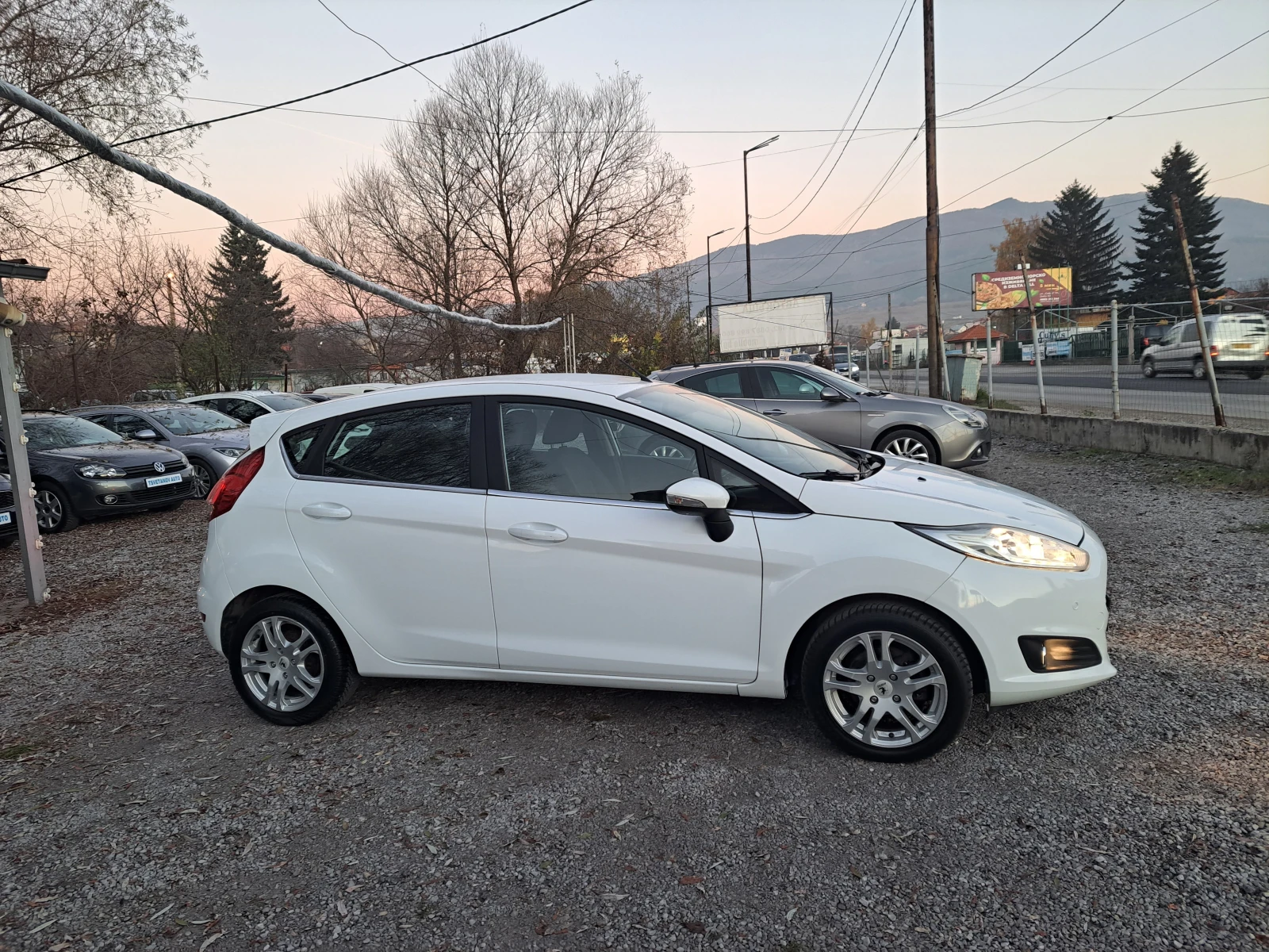 Ford Fiesta 1.5TDCI TITANIUM EURO 6 - изображение 8