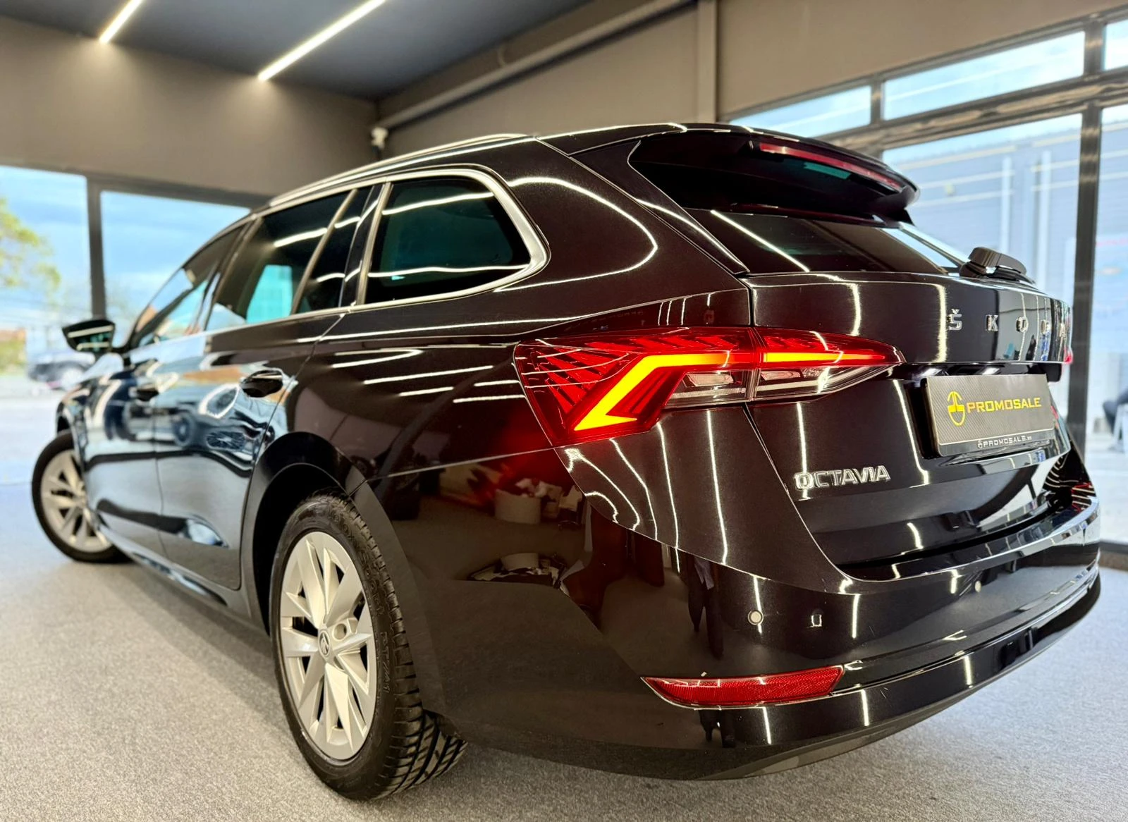 Skoda Octavia 2.0TDI DSG* Подгрев* CarPlay - изображение 4