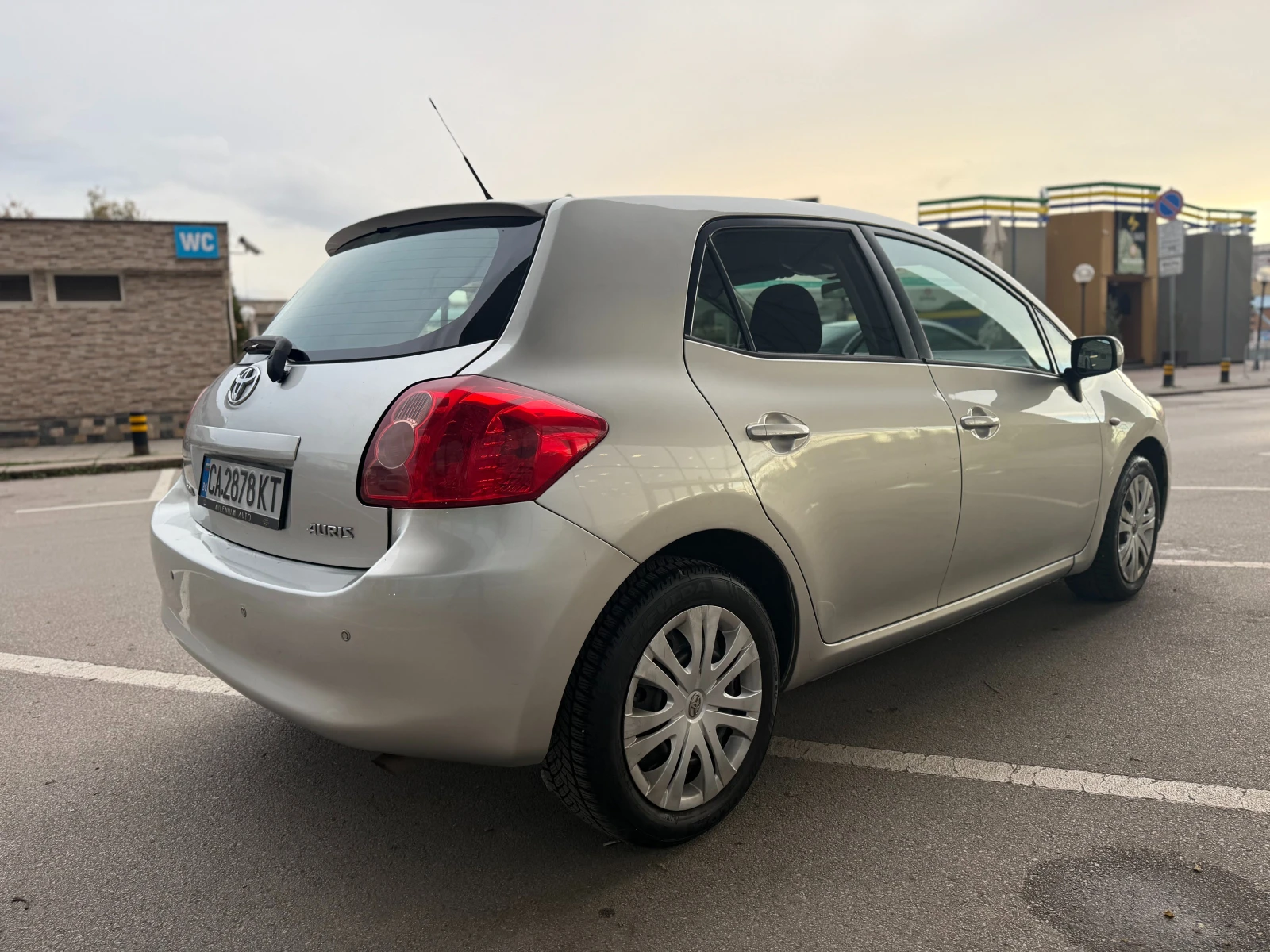 Toyota Auris 6 МЕСЕЦА ГАРАНЦИЯ/1.6i 124к.с. Автоматик/От БГ - изображение 4