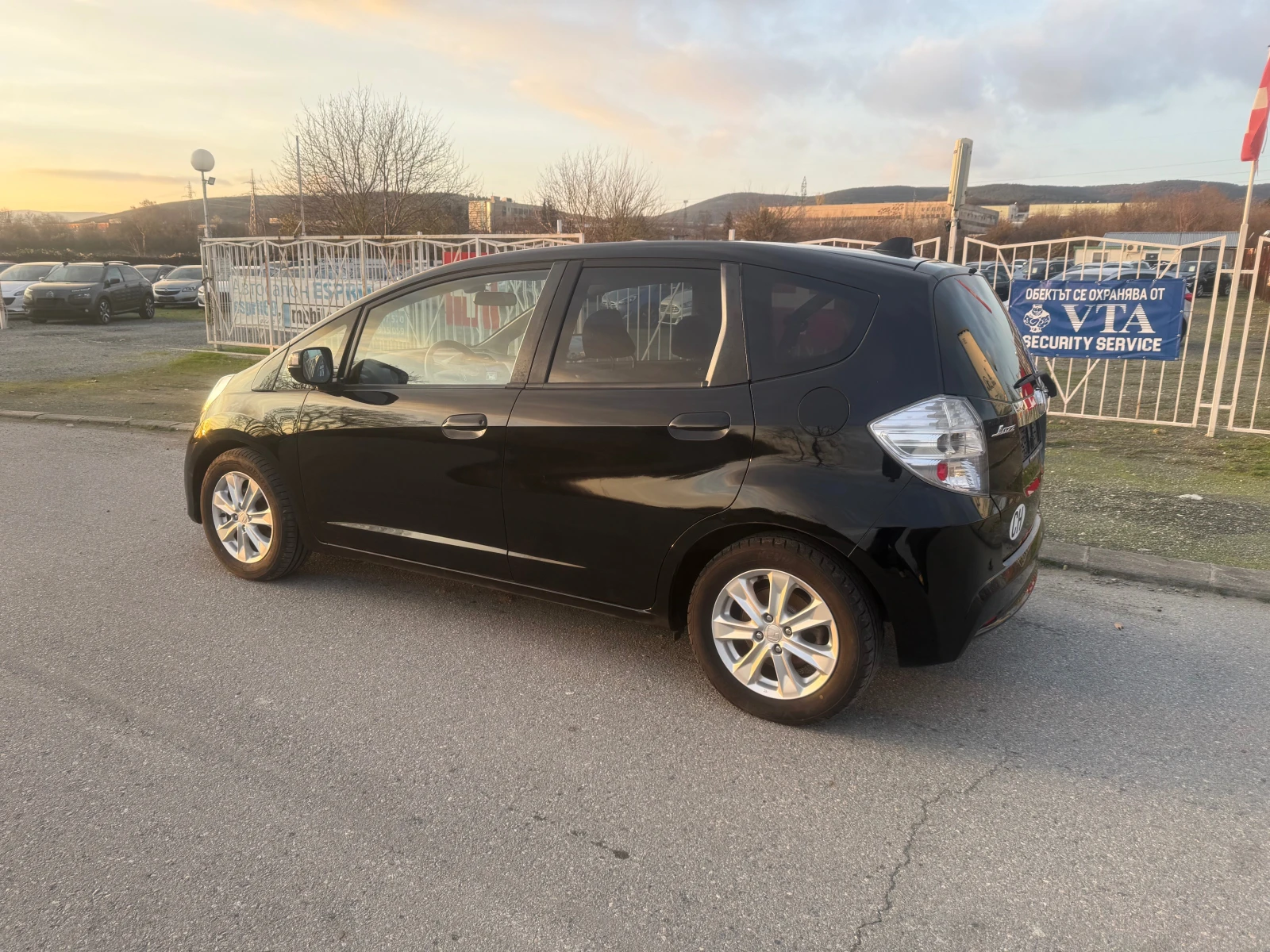 Honda Jazz EXECUTIVE HYBRID ШВЕЙЦАРИЯ - изображение 2