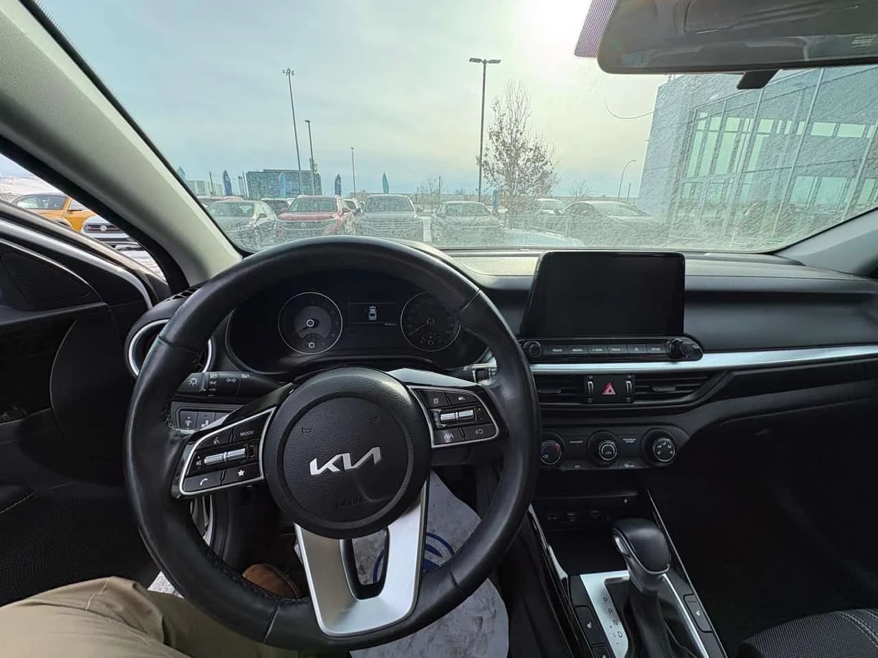 Kia Forte IVT / CARFAX /�������� | Mobile.bg � ����������� 11