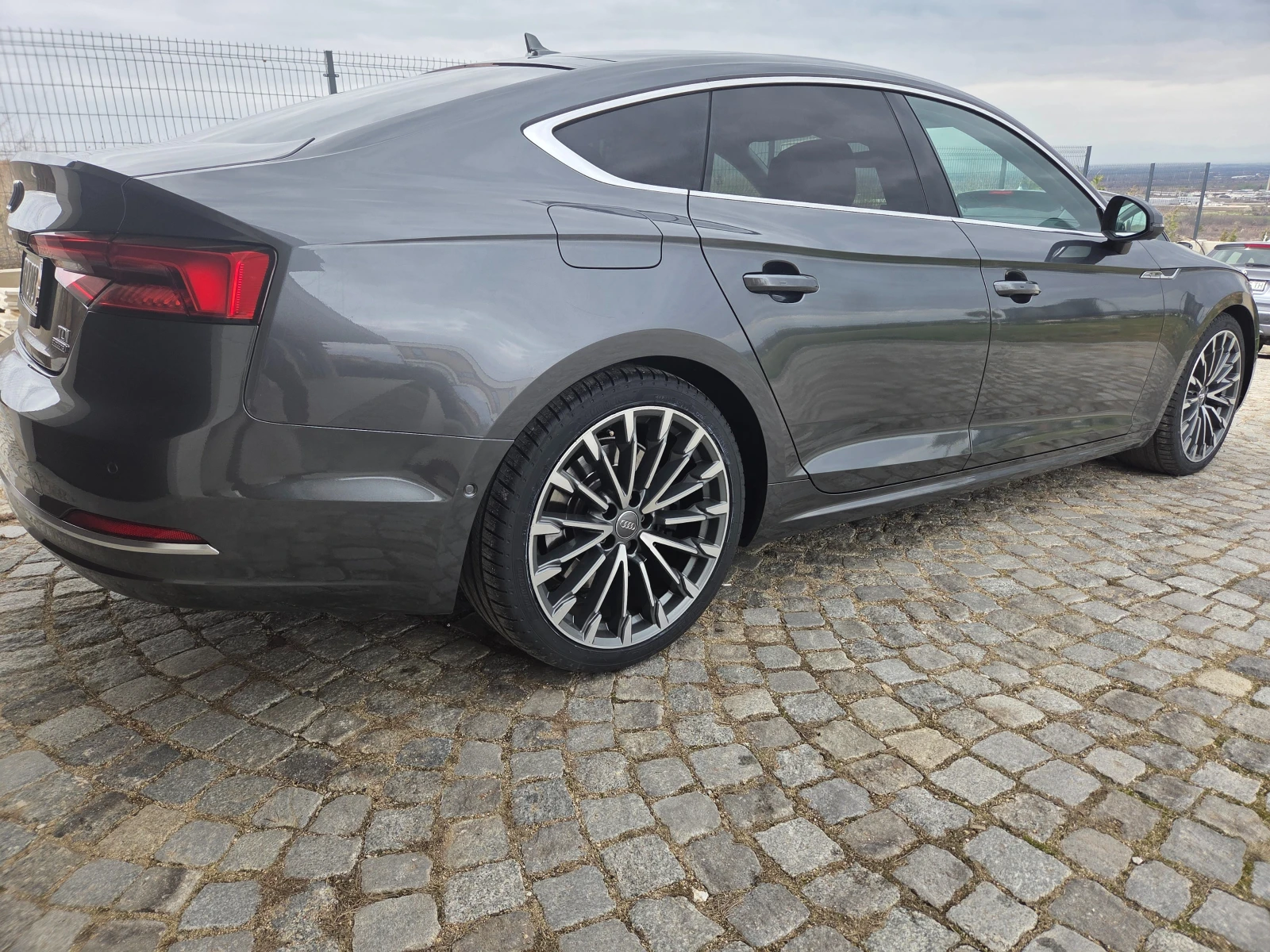Audi A5 3.0 TDI * OБДУХВАНЕ* MATRIX* DIGITAL* 360 CAMERA* , снимка 4 - Автомобили и джипове - 53911310