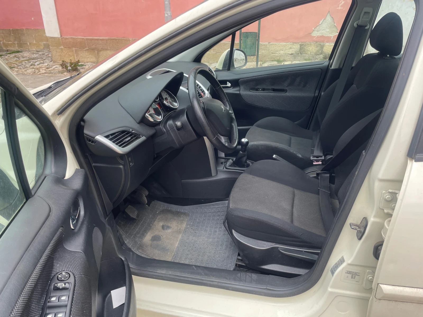 Peugeot 207 SW , 1.4i , ПАНОРАМА, снимка 9 - Автомобили и джипове - 53946566