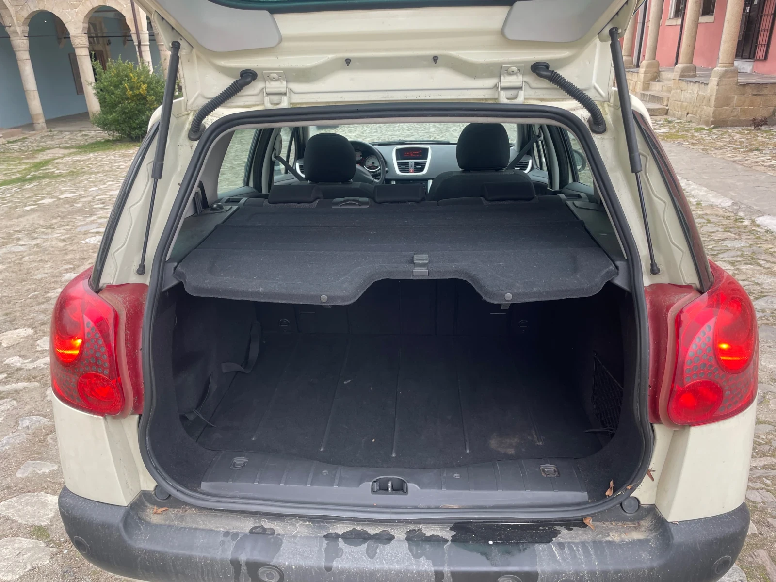 Peugeot 207 SW , 1.4i , ПАНОРАМА, снимка 14 - Автомобили и джипове - 53946566