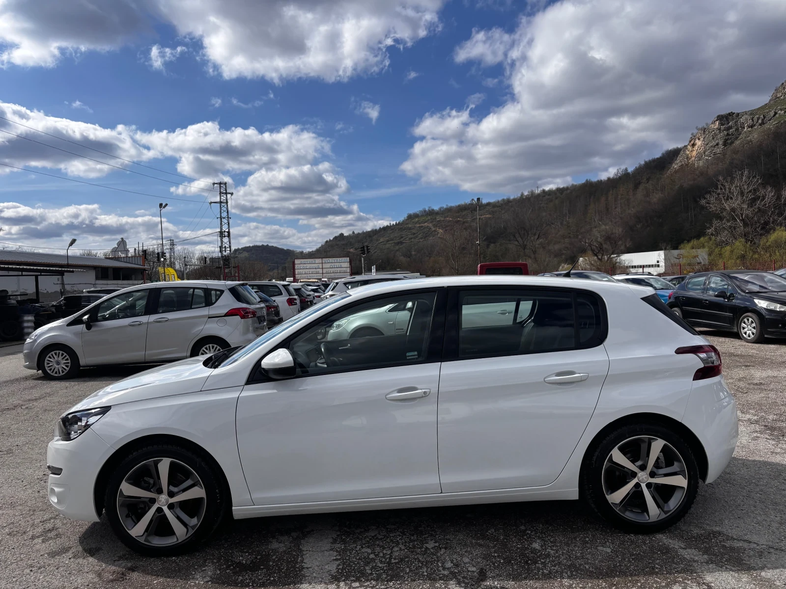 Peugeot 308 1.6HDI ПАРКТРОНИК/ЛЕТИ ДЖ./KLIMATR, снимка 7 - Автомобили и джипове - 54049542