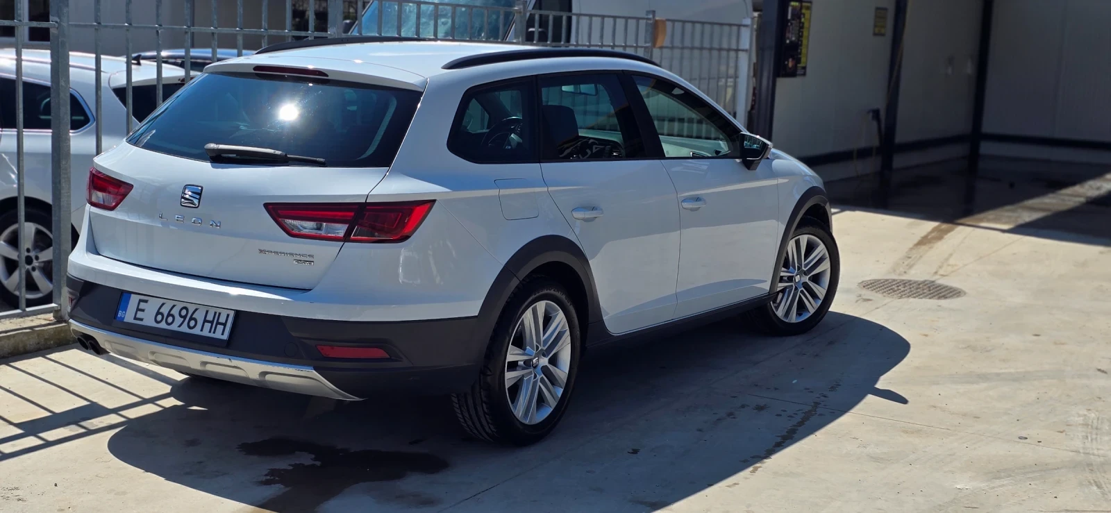 Seat Leon 2.0tdi 184 DSG 4X4, снимка 4 - Автомобили и джипове - 54099450